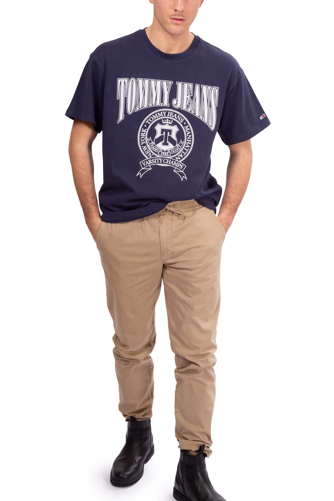 TOMMY JEANS - Men's relaxed T-shirt with varsity logo print-15