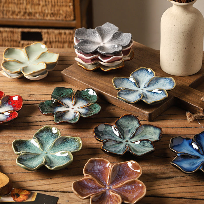 Retro Japanese Flower-Shaped Ceramic Plate