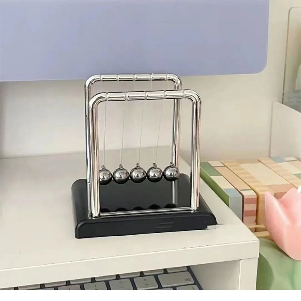 Newton's Cradle Desk Pendulum