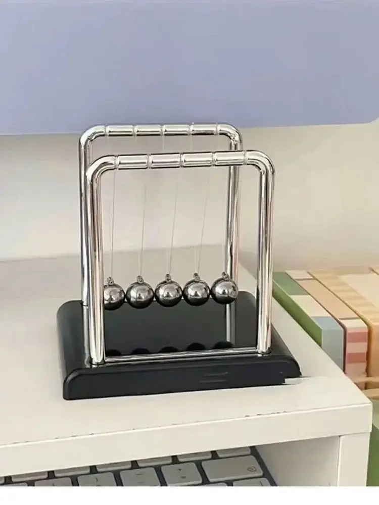 Newton's Cradle Desk Pendulum
