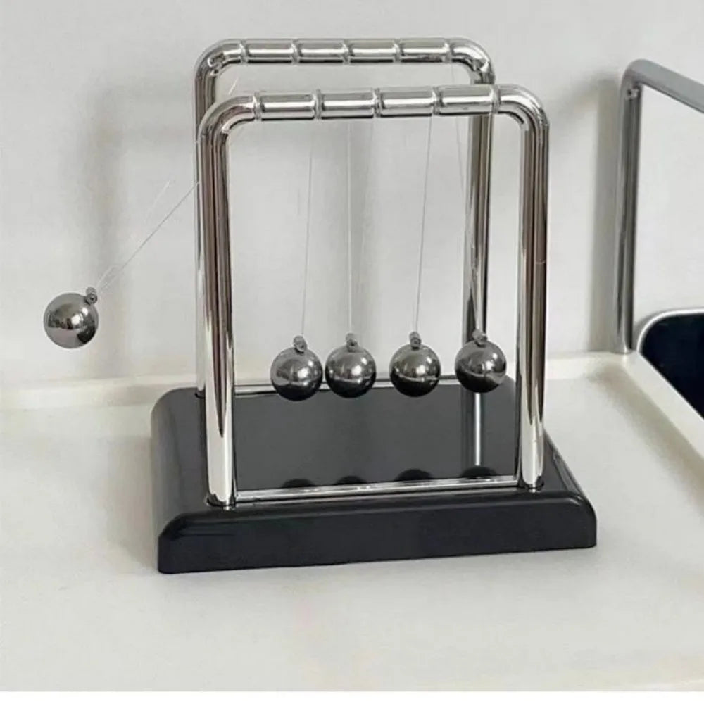 Newton's Cradle Desk Pendulum