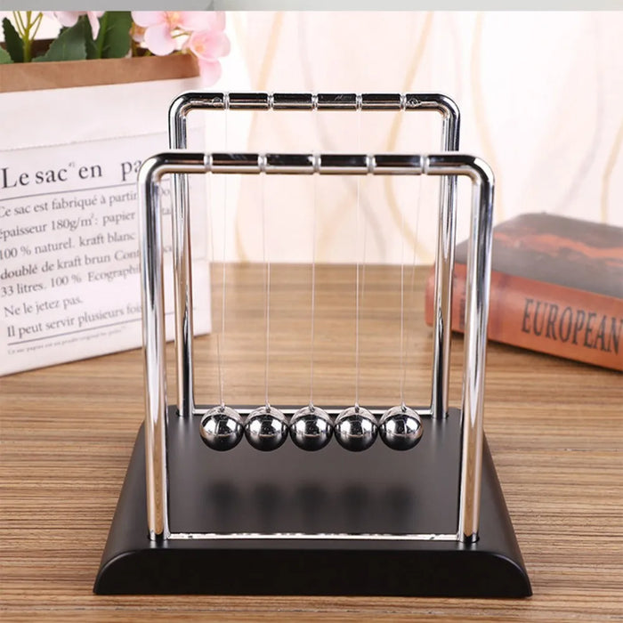 Newton's Cradle Desk Pendulum