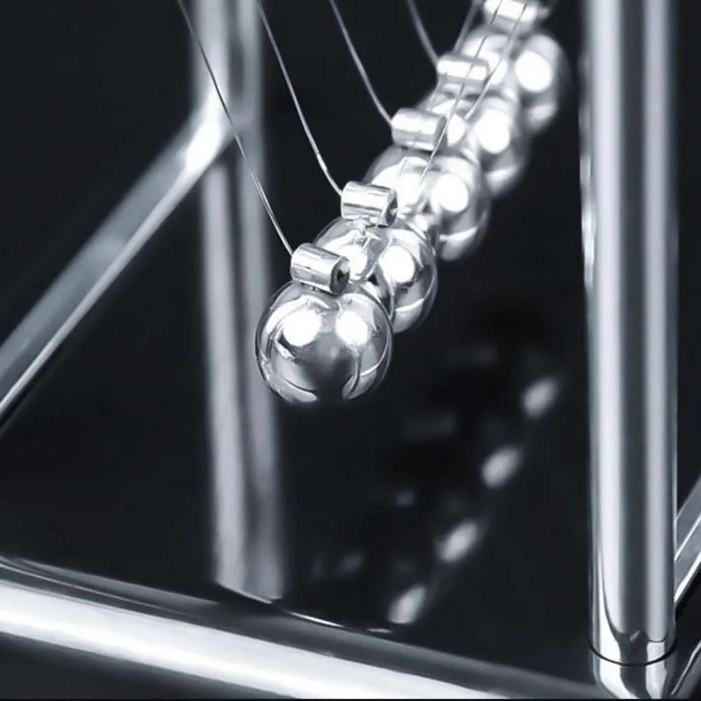 Newton's Cradle Desk Pendulum